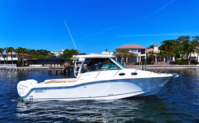 31' Boston Whaler 2017 Yacht For Sale